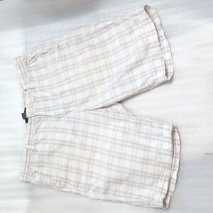 Men's APT. 9 White and Tan Striped Shorts Size 36